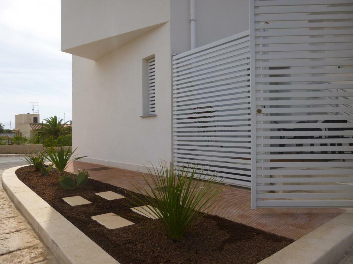 Charm Holiday Terrasini Bagian luar foto