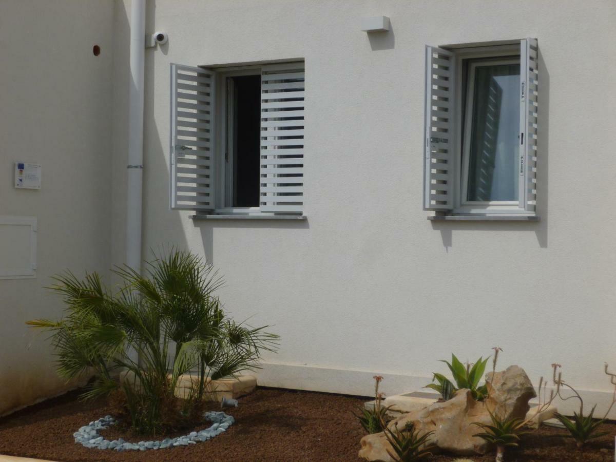 Charm Holiday Terrasini Bagian luar foto