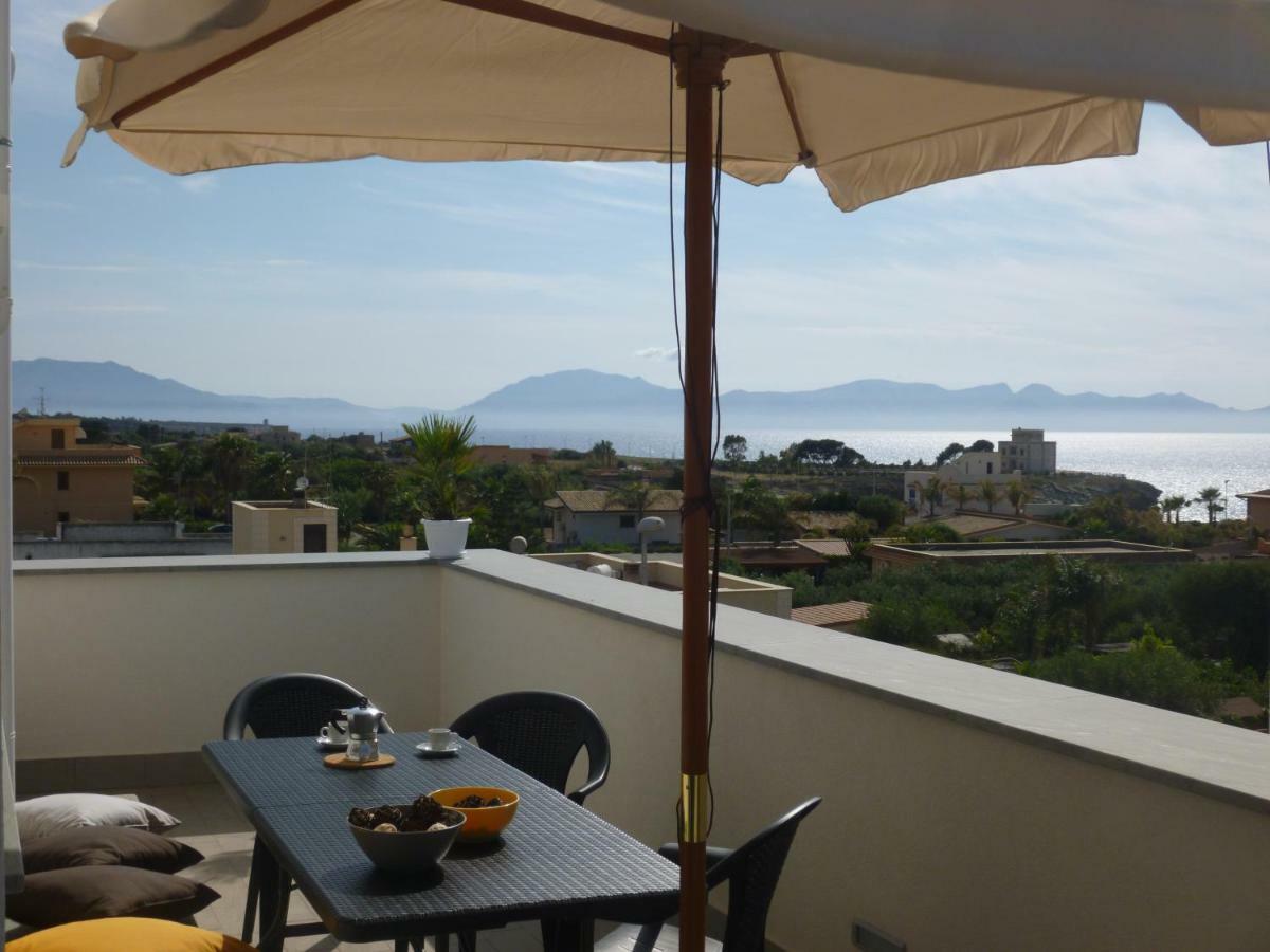 Charm Holiday Terrasini Bagian luar foto