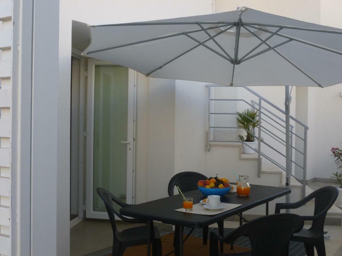 Charm Holiday Terrasini Bagian luar foto