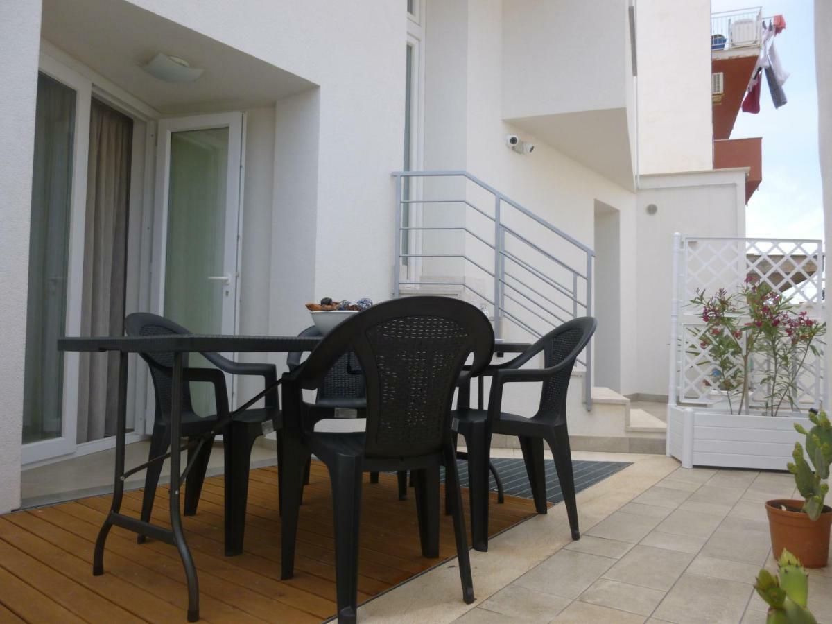 Charm Holiday Terrasini Bagian luar foto