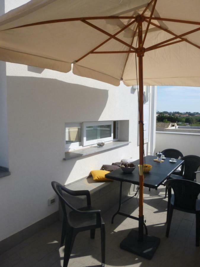 Charm Holiday Terrasini Bagian luar foto