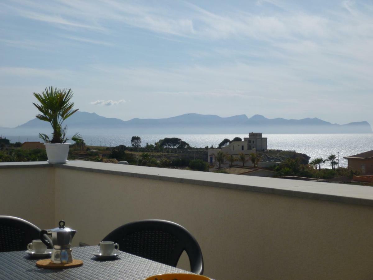 Charm Holiday Terrasini Bagian luar foto