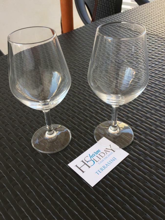 Charm Holiday Terrasini Bagian luar foto