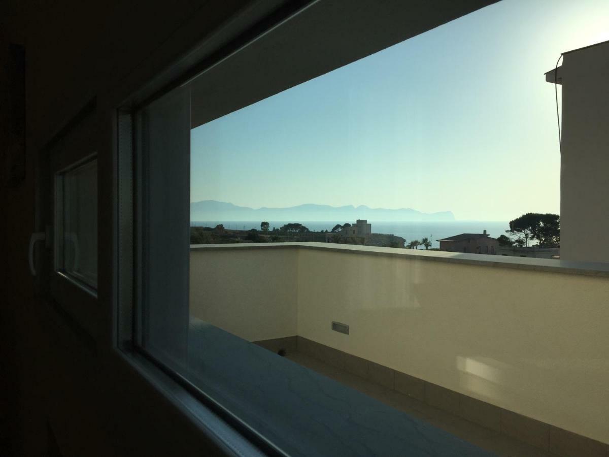 Charm Holiday Terrasini Bagian luar foto