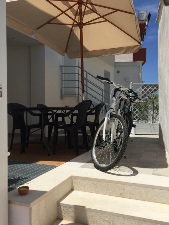 Charm Holiday Terrasini Bagian luar foto