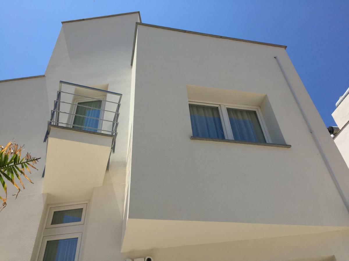 Charm Holiday Terrasini Bagian luar foto