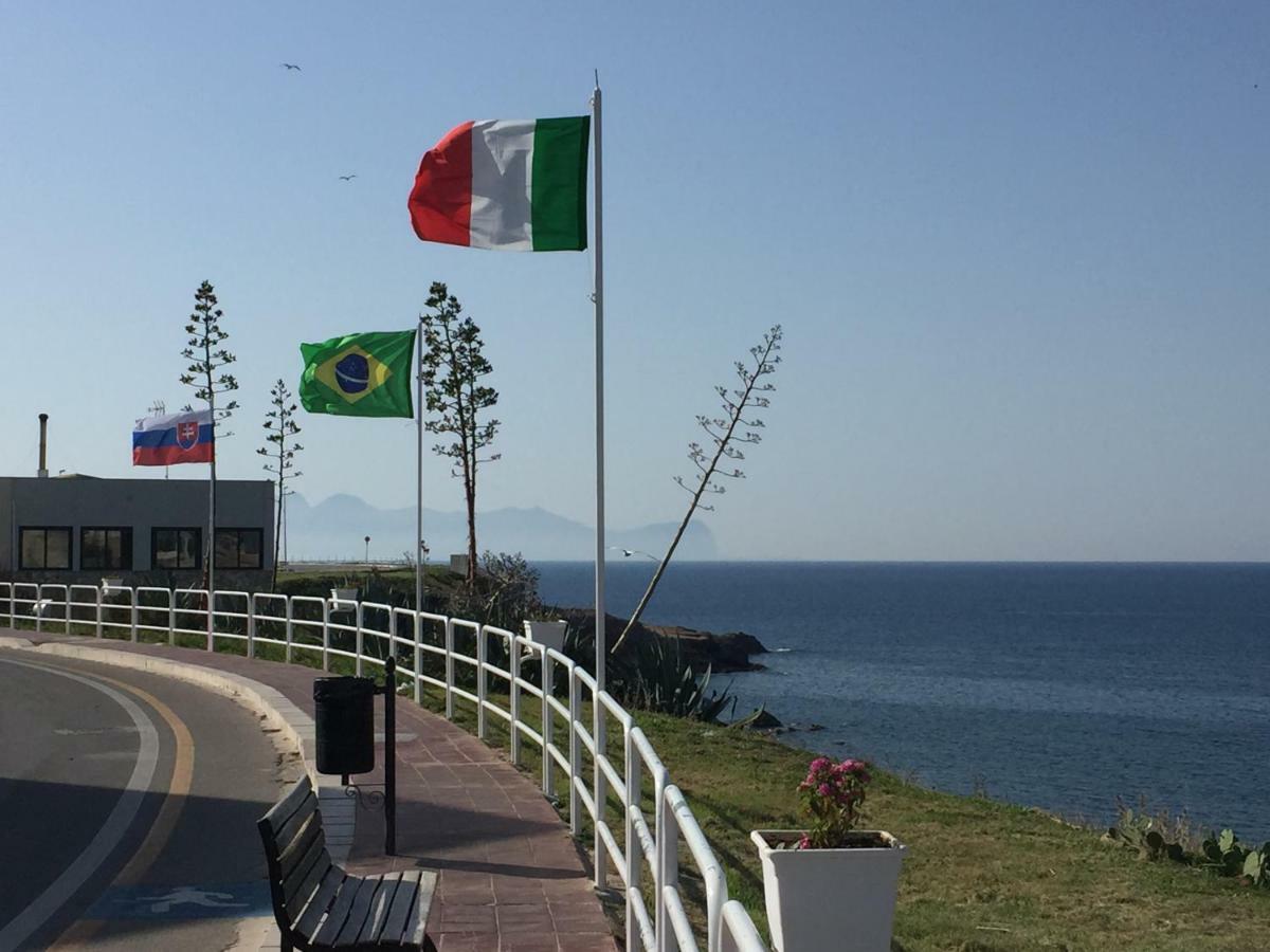 Charm Holiday Terrasini Bagian luar foto