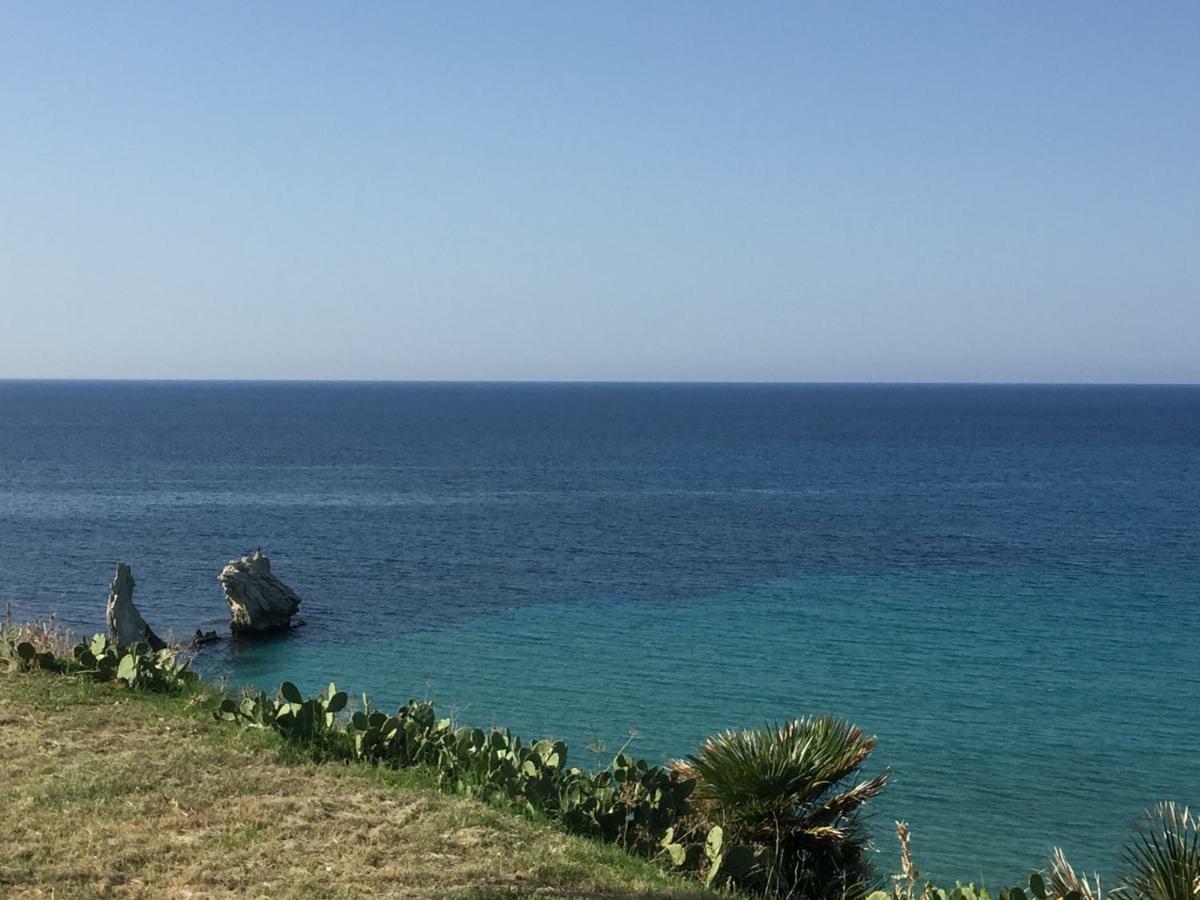 Charm Holiday Terrasini Bagian luar foto