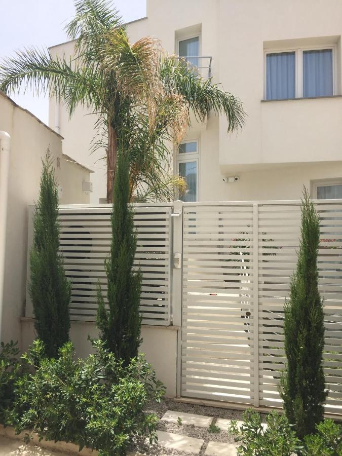 Charm Holiday Terrasini Bagian luar foto