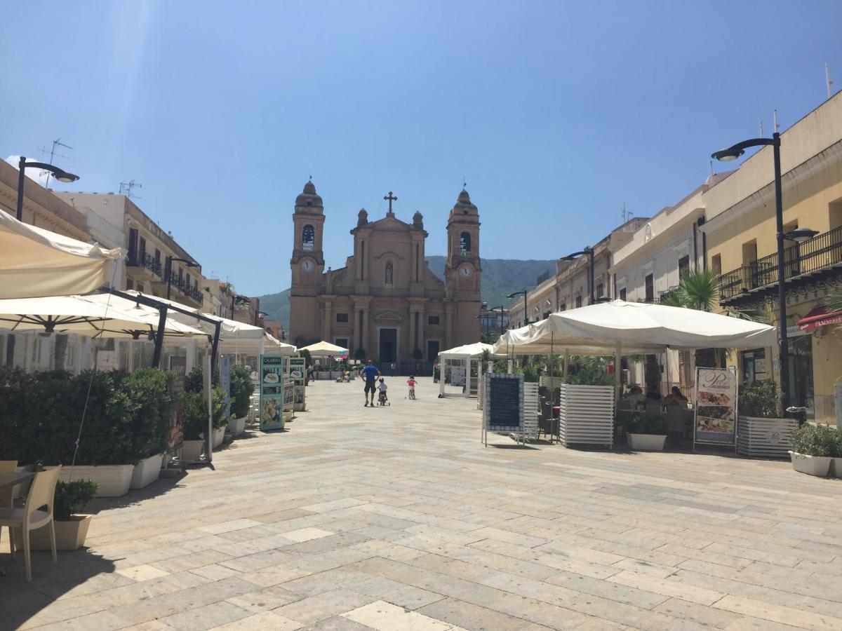 Charm Holiday Terrasini Bagian luar foto